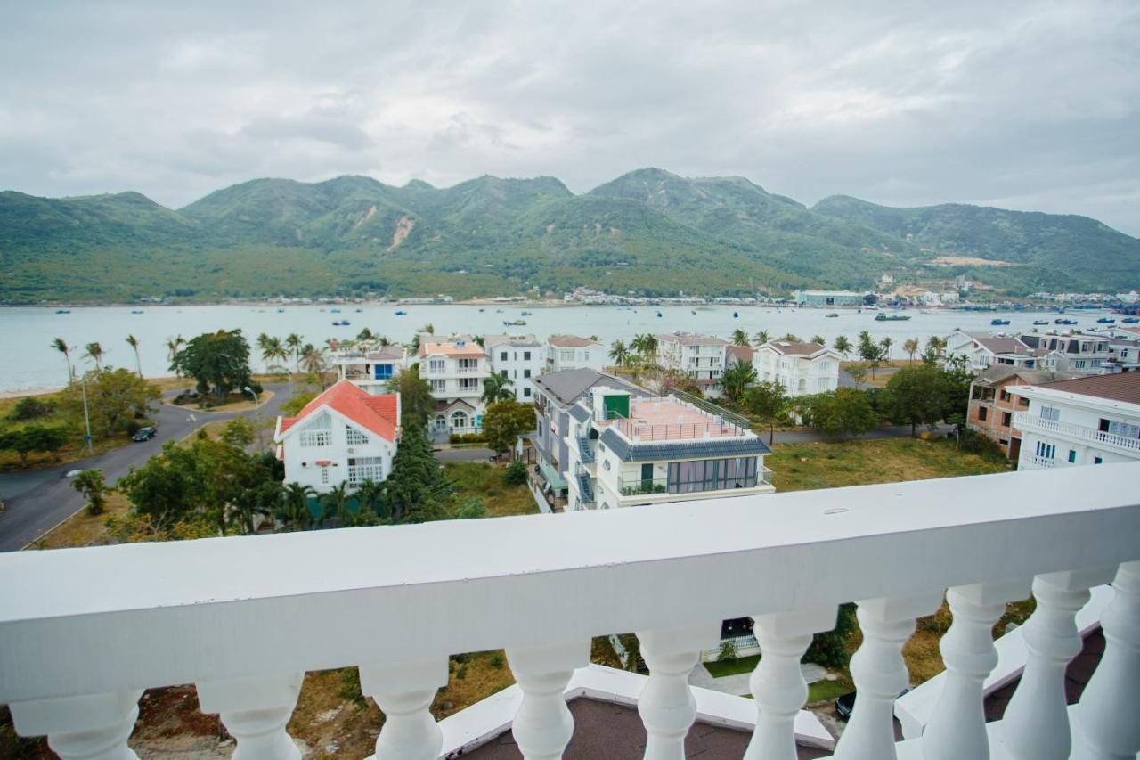 Orbit Hotel Nha Trang Bagian luar foto