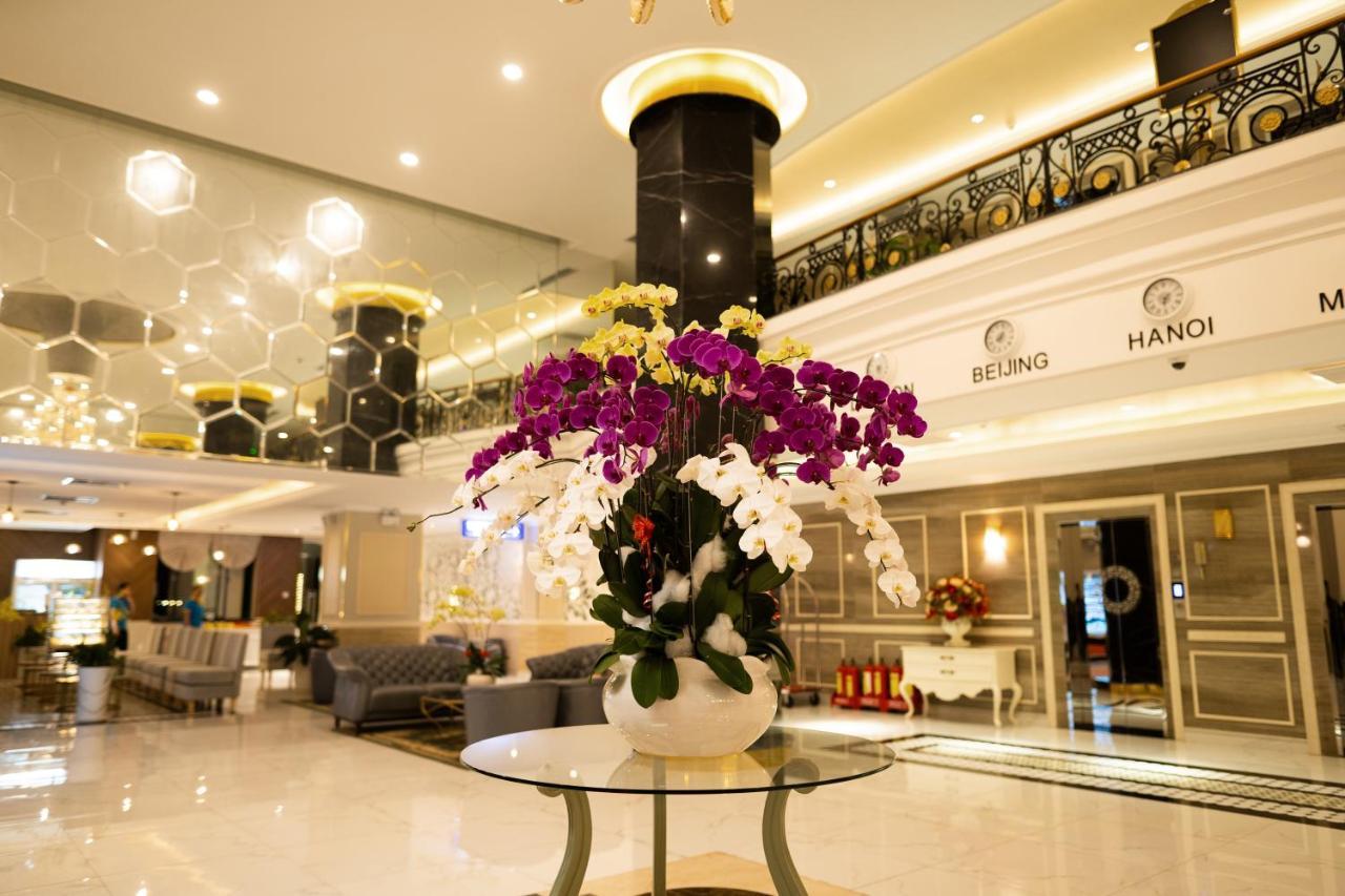 Orbit Hotel Nha Trang Bagian luar foto