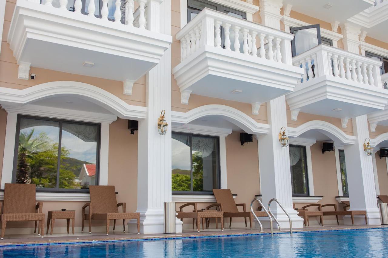 Orbit Hotel Nha Trang Bagian luar foto